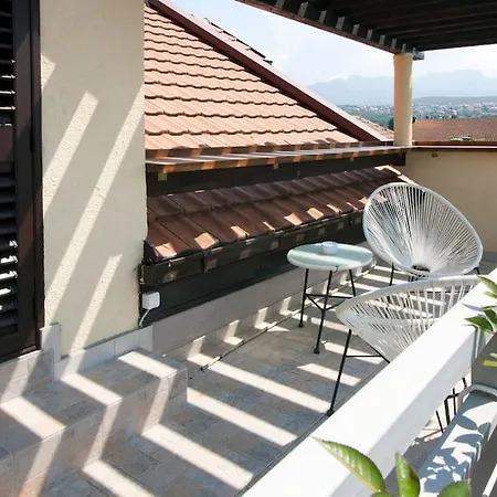 Penthouse Studio Апартаменты